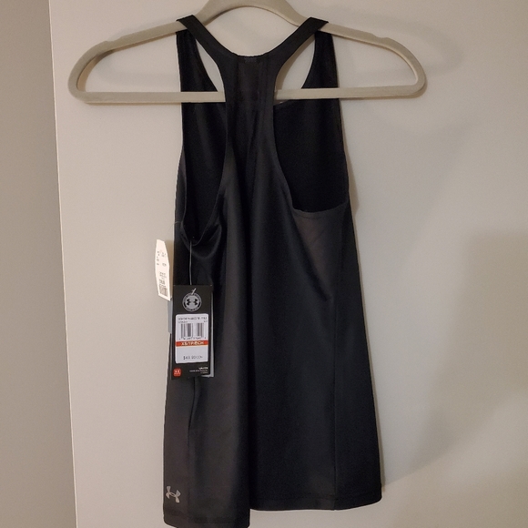 Black athletic tops - Picture 4 of 6